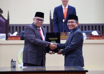 Sekda Provinsi Sumatera Selatan Ir. S.A Supriono menghadiri Rapat Paripurna LII (52) DPRD Provinsi Sumatera Selatan dengan Agenda, Penyampaian Laporan Hasil Pelaksanaan Kegiatan Reses Tahap II Pimpinan dan Anggota DPRD Provinsi Sumatera Selatan bertempat di Ruang serba guna lantai III DPRD Prov. Sumsel, Jumat (22/7/2022).