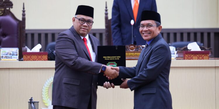 Sekda Provinsi Sumatera Selatan Ir. S.A Supriono menghadiri Rapat Paripurna LII (52) DPRD Provinsi Sumatera Selatan dengan Agenda, Penyampaian Laporan Hasil Pelaksanaan Kegiatan Reses Tahap II Pimpinan dan Anggota DPRD Provinsi Sumatera Selatan bertempat di Ruang serba guna lantai III DPRD Prov. Sumsel, Jumat (22/7/2022).