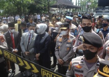 Ketua DPRD Sumsel Hj Anita Temui Ribuan Massa Demo dari Mahasiswa BEM Nusantara