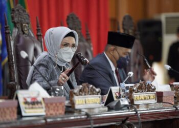 DPRD Sumsel Mendengarkan Penjelasan Gubernur Terhadap 4 Raperda
