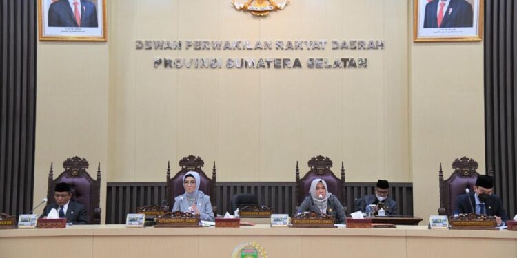 DPRD Provinsi Sumatera Selatan melaksanakan sidang rapat Paripurna dengan agenda perubahan Alat Kelengkapan DPRD Provinsi Sumatera Selatan / Alat Kelengkapan Dewan (AKD) Masa Jabatan 2019-2024, Senin (30/05/2022). (Photo: hms).