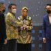 Ketua DPRD Sumsel Anita Raih Penghargaan Lintas Politika 2022
