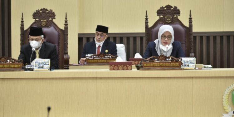 Rapat Paripurna dipimpin oleh Wakil Ketua DPRD Prov. Sumsel; Kartika Sandra Desi, SH. (Photo: hms).