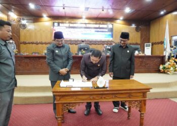 DPRD Tanjab Barat Gelar Rapat Paripurna Ke-IV