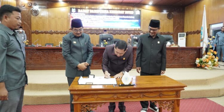 DPRD Tanjab Barat Gelar Rapat Paripurna Ke-IV