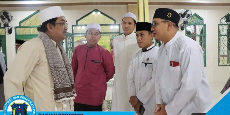 Gelar Ngopi Bareng, Anwar Sadat Ajak OPD Sholat Subuh Berjamaah