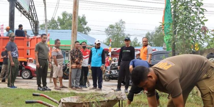 Ikut Gotong-royong Rumah Ibadah, Bupati Harap Kerukunan Umat Beragama Tetap Terjaga