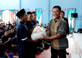 Tiga Warga Binaan Lapas Kelas IIB Yang Bebas, Terima Bantuan Sembako Dari BMH