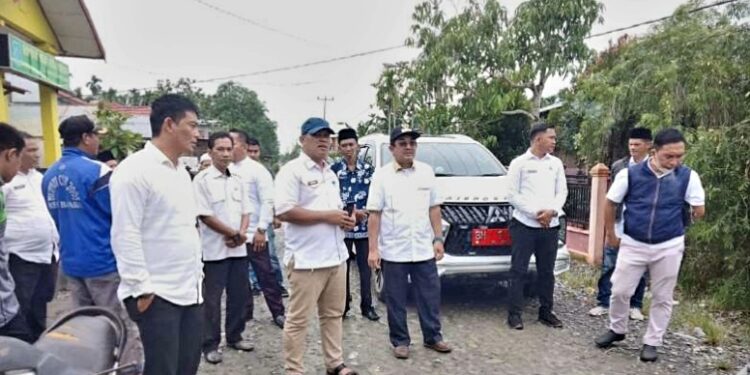 Tinjau Jembatan Jalan Pembengis dan Sialang, Bupati Akan Perbaikan Infrastruktur Yang Rusak
