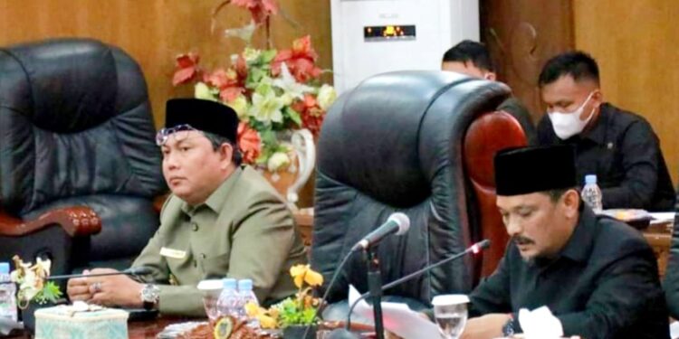 Ucok Mora Pimpin Rapat Paripurna Ke-I DPRD Pengantar Raperda APBD TA-2022