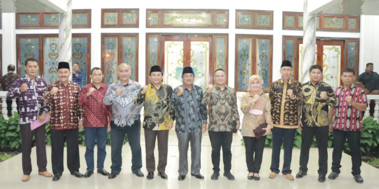 Anwar Sadat Sambut Tim Penilai Dirjen Bina Pemdes