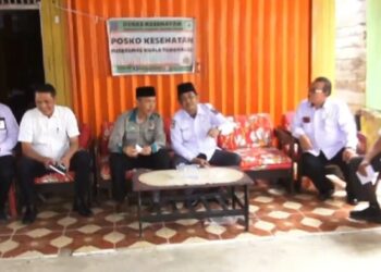 Anwar Sadat Serahkan Bantuan Korban Bencana Kebakaran di Tungkal Harapan