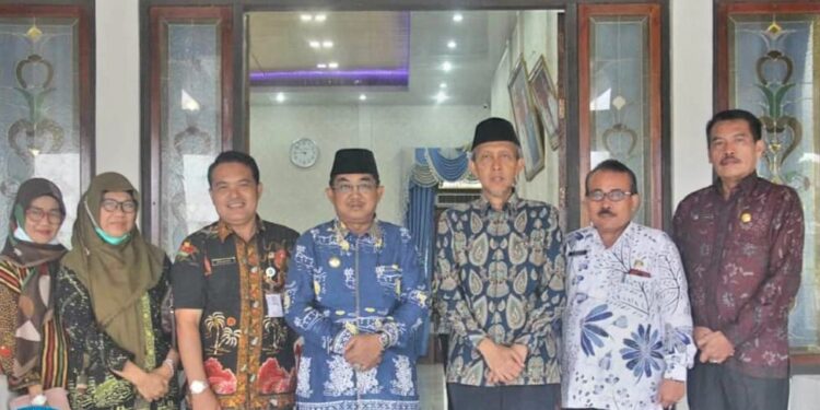 Anwar Sadat Terima Exit Meeting Tim BPK RI Perwakilan Provinsi Jambi