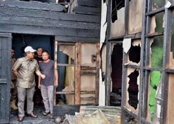Didampingi Hairan, Anwar Sadat Tinjau Lokasi Kebakaran di Jalan Panglima