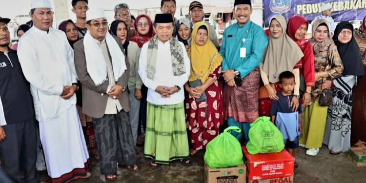 Tinjau Lokasi Kebakaran Pasar Ampera, Gubernur Didampingi Bupati Tanjabbar 