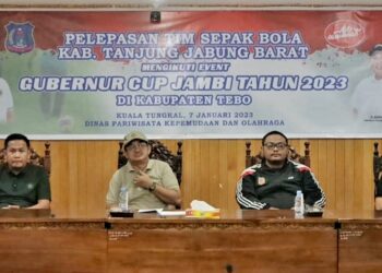 Ikuti Gubernur Cup Tahun 2023, Tim Sepak Bola Tanjabbar Dilepas Anwar Sadat 
