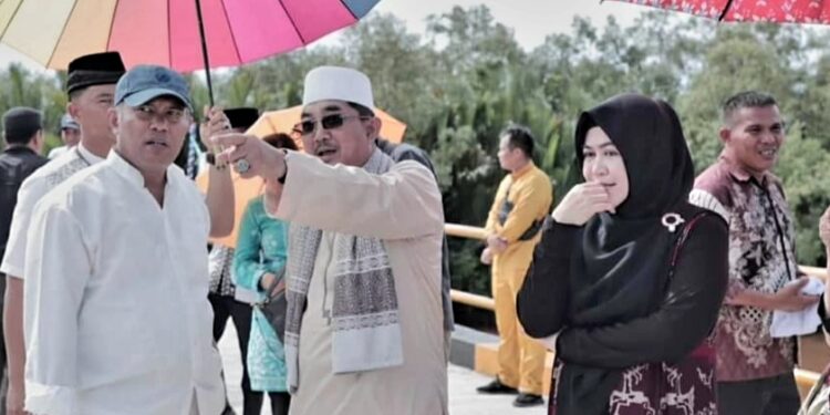 Resmikan Jembatan Parit Selamat SEKO, Anwar Sadat Harap Masyarakat Tingkatkan SDM