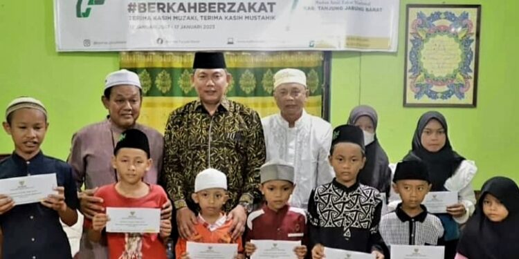Hadiri Tasyakuran Peringatan Hari Jadi Baznas ke-22, Wabup Serahkan Bantuan Anak Yatim