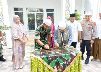Bersama Dandim 0419/Tanjab, Anwar Sadat Resmikan Masjid As-Syarif