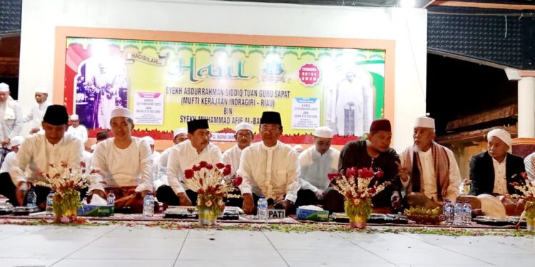 Ke Tembilahan, Ketua DPRD Tanjabbar Hadiri Haul Akbar Tuan Guru Sapat Ke-86