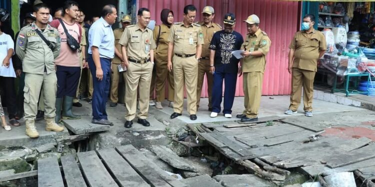Walkot Prabumulih Tinjau Lokasi Kebakaran, Lorong 99 Pasar Inpres yang Sisakan Puing-Puing