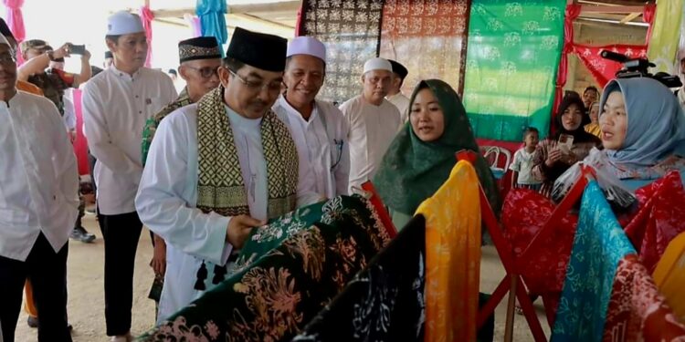 Anwar Sadat Hadiri Pengajian Akbar Safari Jumat Desa Tanah Tumbuh 