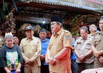 Anwar Sadat Tinjau Lokasi Kebakaran di Pelabuhan Ampera