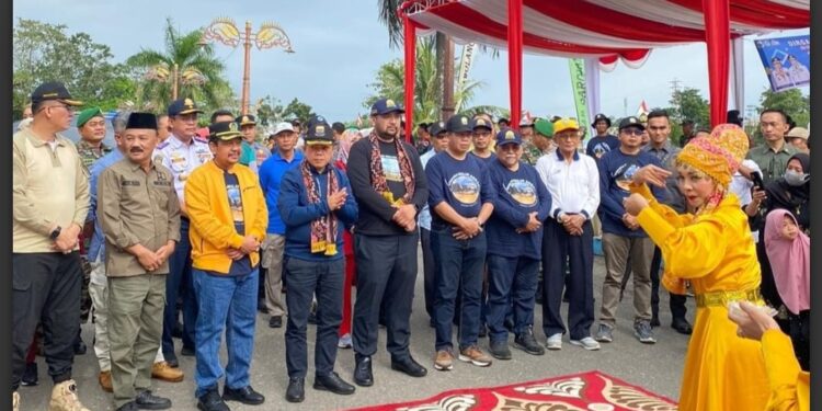 Waka DPRD Pinto Bersama Gubernur Jambi Buka Milir Berakit YSSB