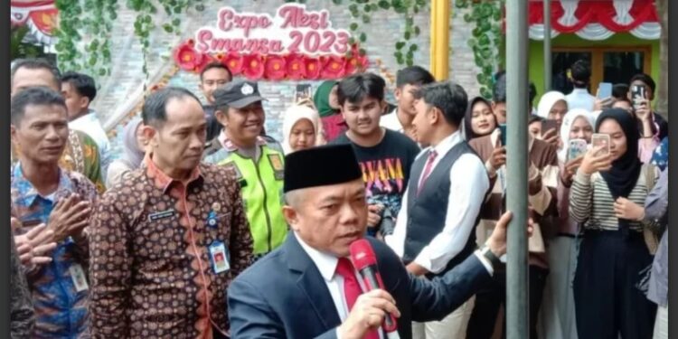 Gubernur Al Haris Hadiri Acara Kreasi Siswa SMAN 1 Kota Jambi