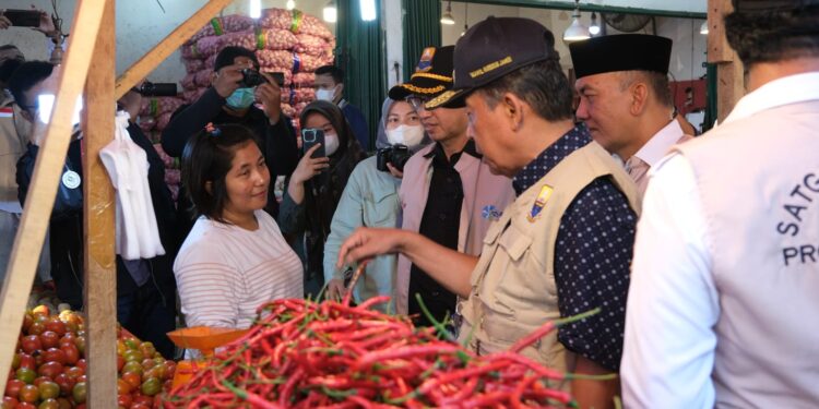 Jelang Ramadhan 1444 H, Wakil Gubernur Abdullah Sani Cek Ketersediaan Pangan Di Pasar Angsoduo