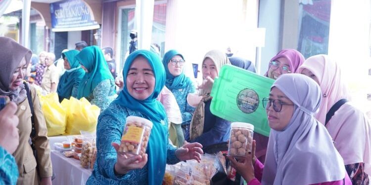 TP PKK Gelar Pasar Murah, Hesti Haris Berharap Bantu Melayani Masyarakat