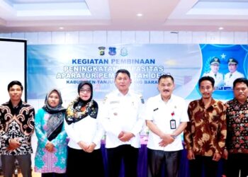 Hairan Tutup Kegiatan Pembinaan Peningkatan Kapasitas Aparatur Pemerintah Desa Se-Tanjabbar
