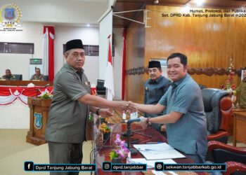 DPRD Tanjabbar Gelar Paripurna Kedua, Mendengarkan Pandangan Umum Fraksi-Fraksi