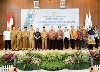 Bersama Bupati, Ketua DPRD Terima Penghargaan Opini WTP dari BPK Perwakilan Jambi 
