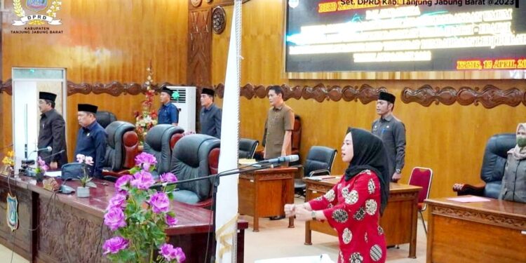 DPRD Tanjabbar Gelar Rapat Paripurna Penyampain Bupati Terhadap Pandangan Umum Fraksi-Fraksi