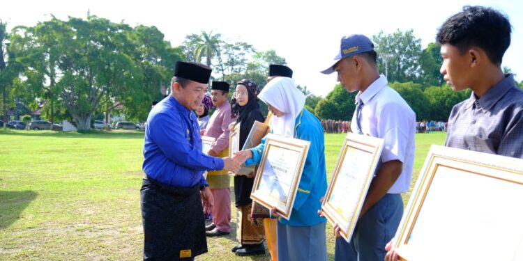Pimpin Upacara Hardiknas,  Al Haris: Pendidikan Penting Bagi Kemajuan Negara