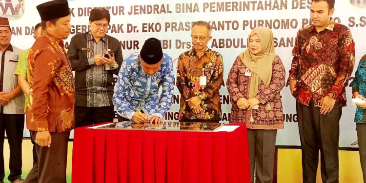 Sekda Dampingi Dirjen Bina Pemdes Kemendagri Resmikan Purwodadi Sebagai Desa Pencak Silat