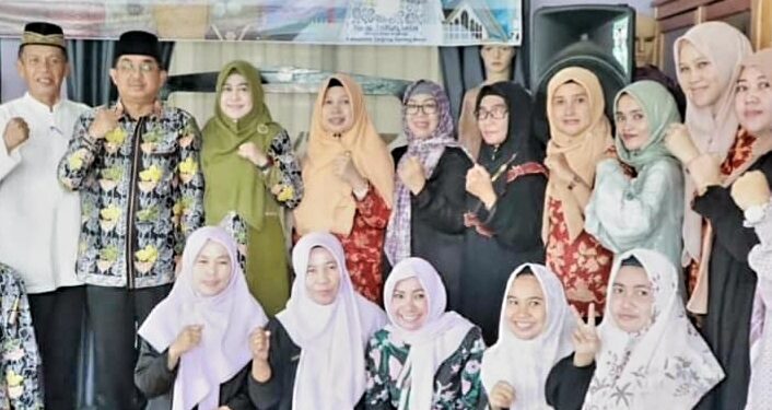 Didampingi Istri, Anwar Sadat Halal Bihalal Bersama Pengurus Dekranasda Tanjabbar