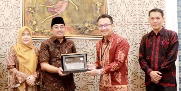 Anwar Sadat Lakukan Penandatanganan Addendum Dengan BRI Cabang Kualatungkal