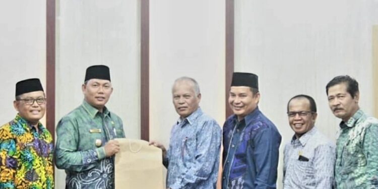 Hairan Sambut Langsung Kunker DPRD Kota Sungai Penuh