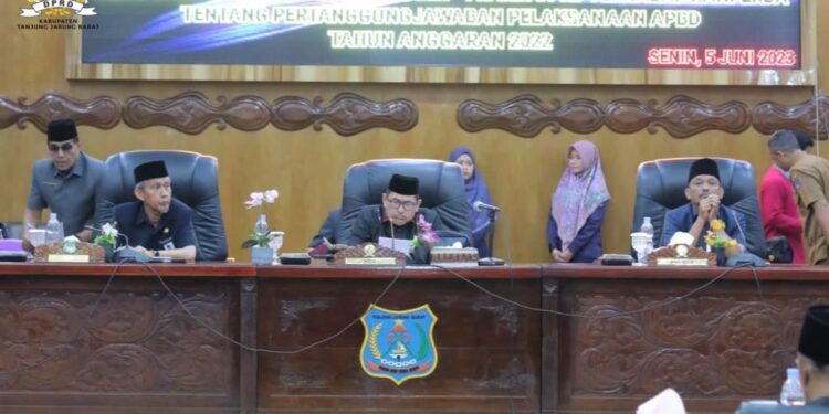 DPRD Tanjabbar Gelar Paripurna Kedua, Dengarkan Tanggapan Fraksi-Fraksi 