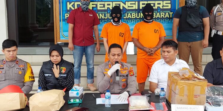 Satresnarkoba Polres Tanjab Barat Berhasil Amankan 1 Kg Sabu dan 2 Senpi