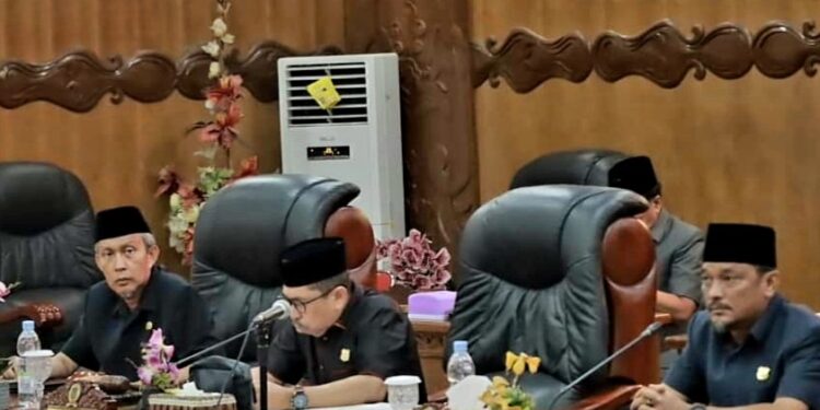 Agus Sanusi Hadiri Rapat Paripurna Kedua, Penyampaian Pandangan Umum Fraksi-Fraksi