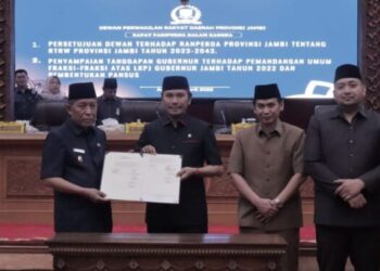 Sah! DPRD Provinsi Jambi Sahkan Ranperda RTRW