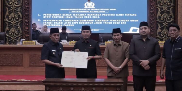 Sah! DPRD Provinsi Jambi Sahkan Ranperda RTRW