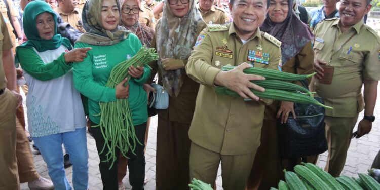 GUBERNUR AL HARIS LAUNCHING GERAKAN PANGAN MURAH SERENTAK PROVINSI JAMBI DI KABUPATEN BATANGHARI