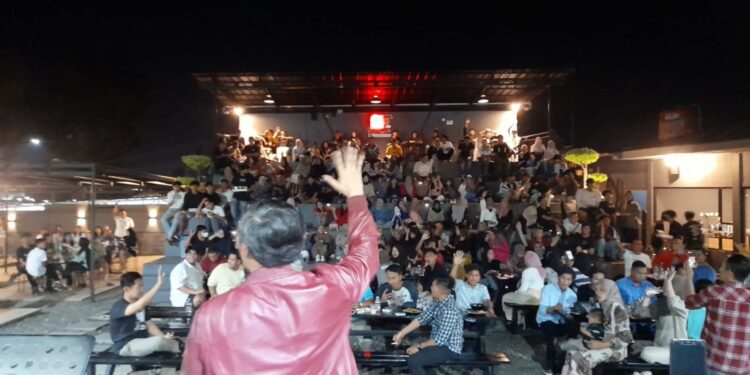 Sambangi Tongkrongan Kawula Muda, Edi Berpesan: Sebagai Generasi Muda Harus Tetap Menjaga Jati Diri Bangsa