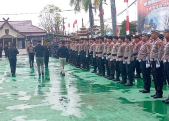 Peringati Hari Bhayakara Ke-77, Polres Tanjab Barat Gelar Upacara dan Potong Tumpeng 