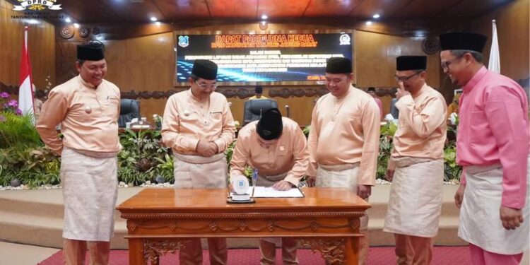 DPRD Tanjabbar Gelar Rapat Paripurna Penandatanganan Nota Kesepahaman  KUA dan PPAS 20230