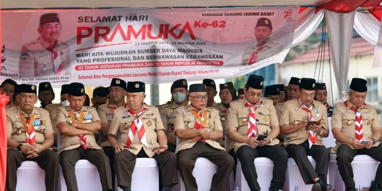 Anwar Sadat Terima Penghargaan Lencana Melati Pada Peringatan Hari Pramuka Ke-62 Provinsi Jambi